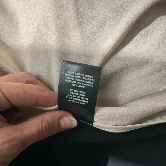 Oversized lightweight Wilfred (Aritzia) black blazer - Picture 14 of 14